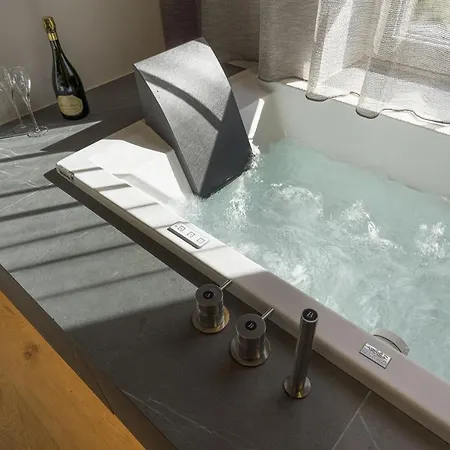 아파트 Aera Luxury Suites By Wonderful Italy *